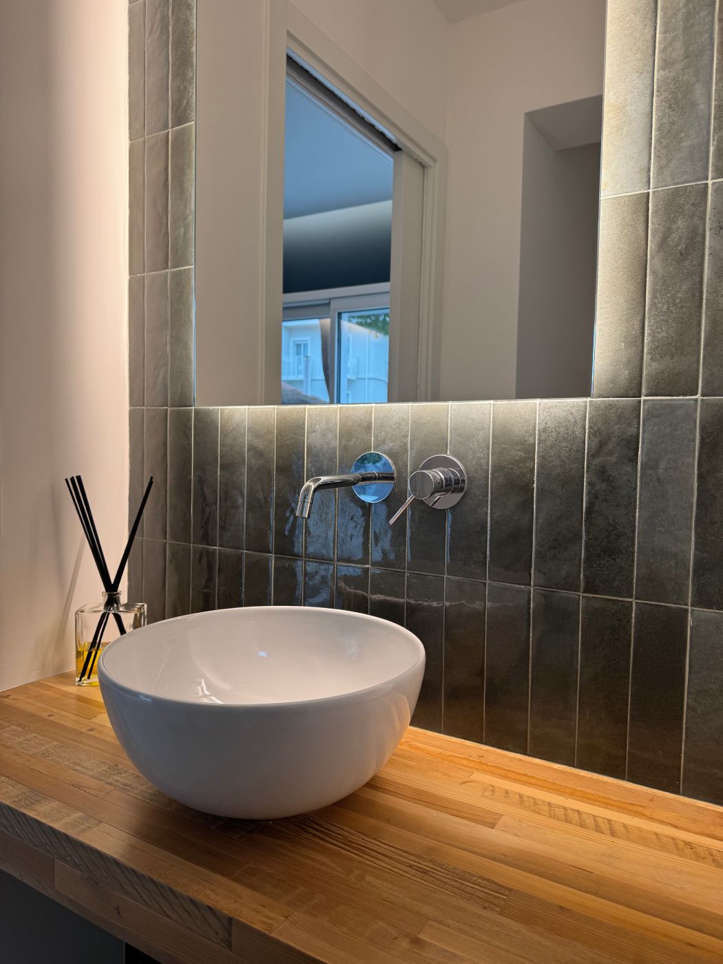 bagno soggiorno appartamento blu 4
